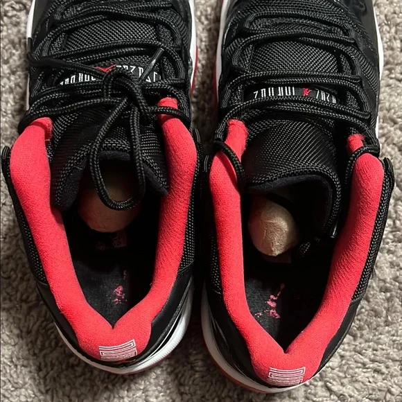 Used boys size 7 Air Jordan 11 Retro Low ‘Bred - Picture 6 of 8
